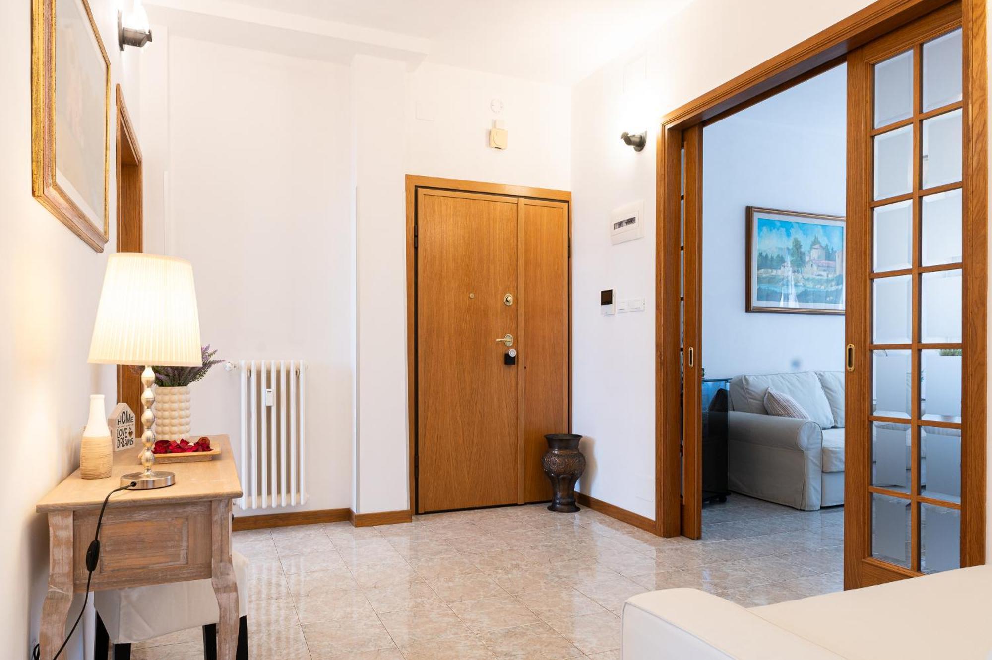Godi Fiorenza Suite - Duomo A 15 Minuti E Aeroporto A 4 Minuti Con Tramvia T2 ฟลอเรนซ์ ภายนอก รูปภาพ